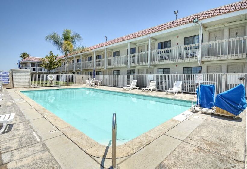 汽车旅馆  Vagabond Inn Buttonwillow North I 5