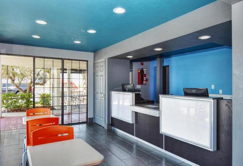 汽车旅馆  Vagabond Inn Buttonwillow North I 5