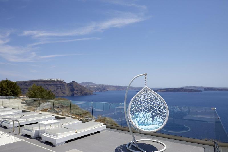 Oia Suites