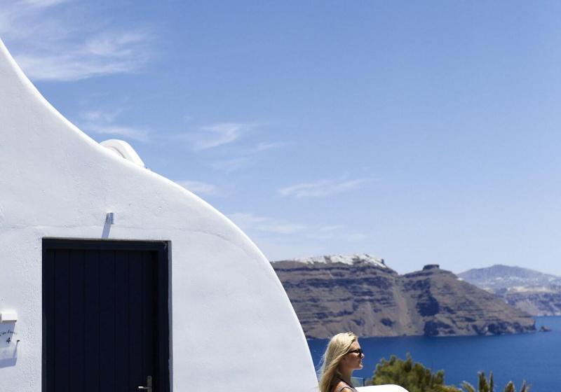Oia Suites