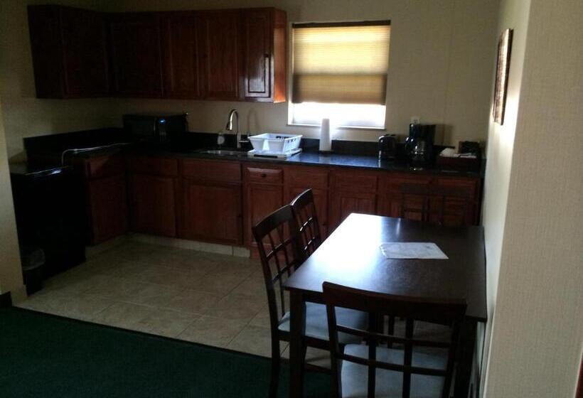 Pacer Inn & Suites Motel