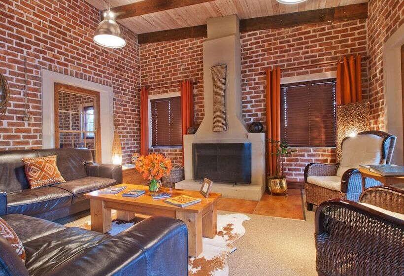 膳宿费 At The Woods Guest House