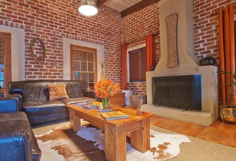 膳宿费 At The Woods Guest House