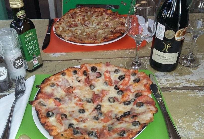 膳宿费 At The Woods Guest House