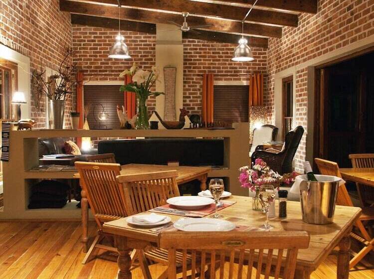 膳宿费 At The Woods Guest House