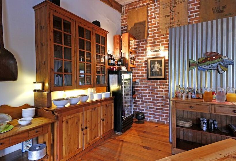 膳宿费 At The Woods Guest House