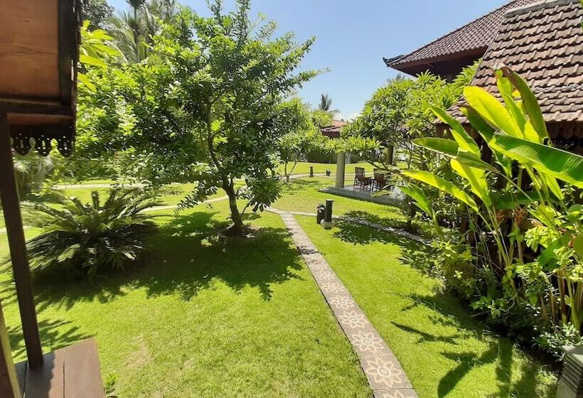 אתר נופש Sea Breeze Candidasa