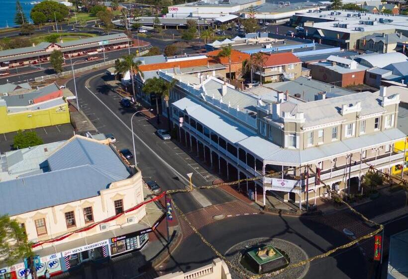 The Rose Hotel & Motel