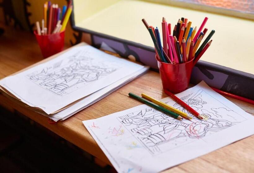 The Rose Hotel & Motel