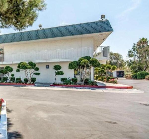 モーテル Park Inn By Radisson, Tracy