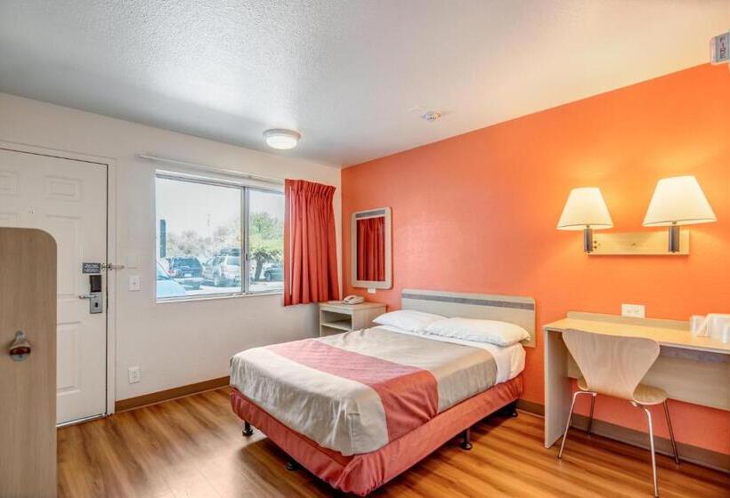 モーテル Park Inn By Radisson, Tracy