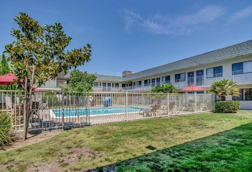 モーテル Park Inn By Radisson, Tracy