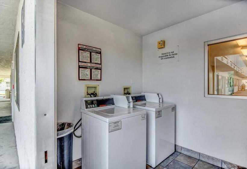 モーテル Park Inn By Radisson, Tracy