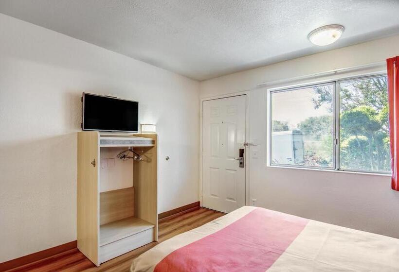 モーテル Park Inn By Radisson, Tracy