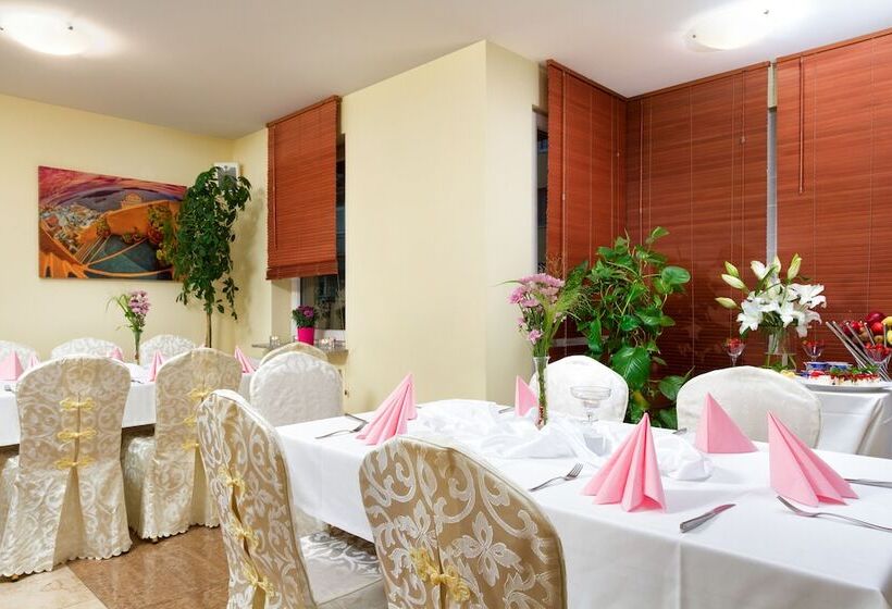 Versal Aparthotel Airport Modlin