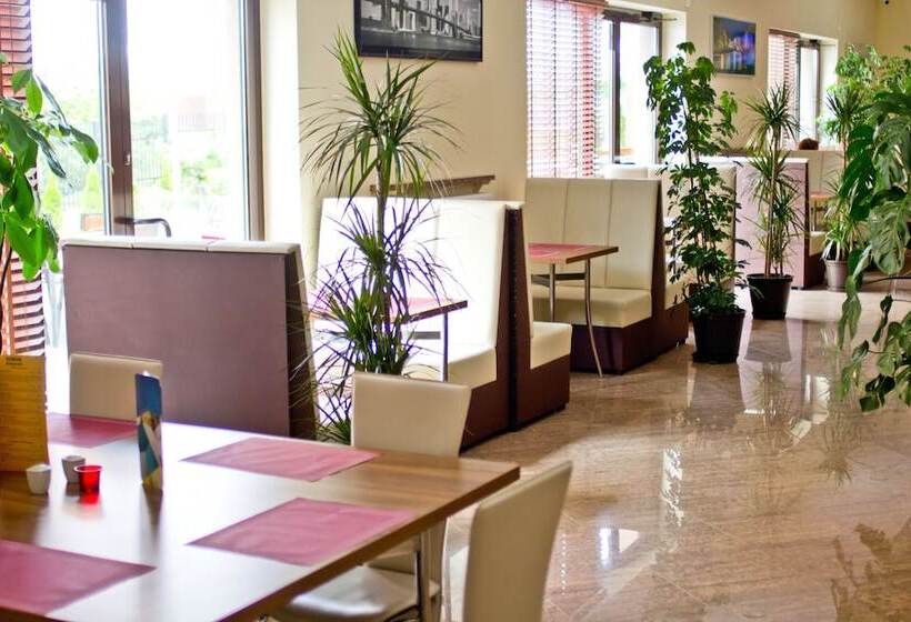 Versal Aparthotel Airport Modlin