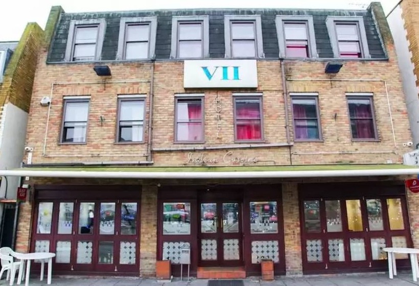 Vii Hotel & Indian Restaurant
