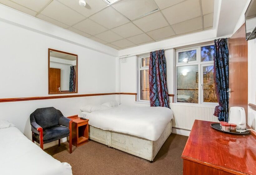 Vii Hotel & Indian Restaurant