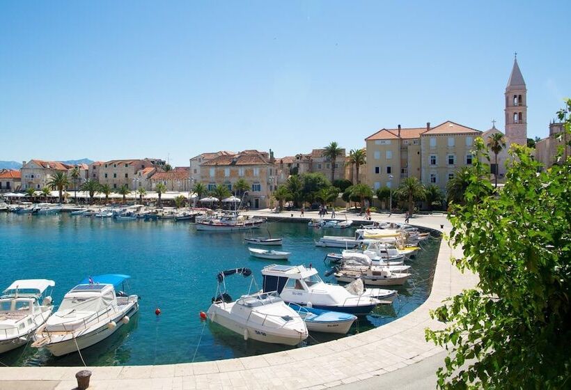 Waterman Beach Village