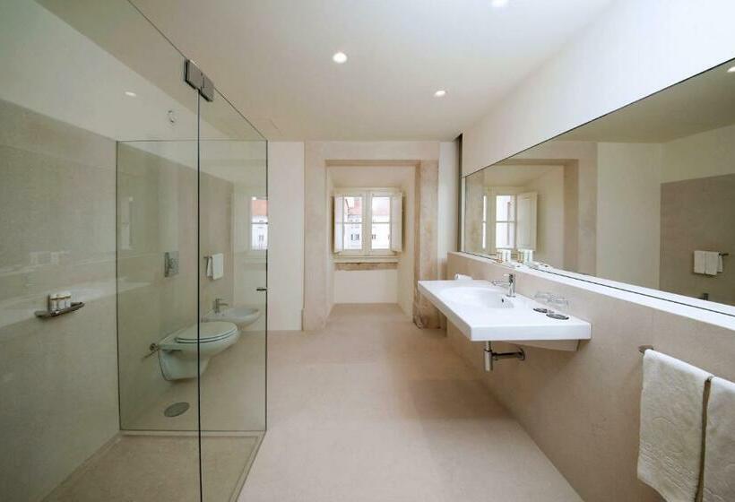 Отель Montebelo Mosteiro de Alcobaça Historic