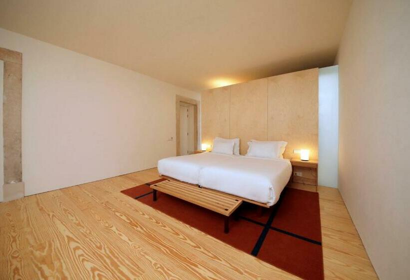 Отель Montebelo Mosteiro de Alcobaça Historic