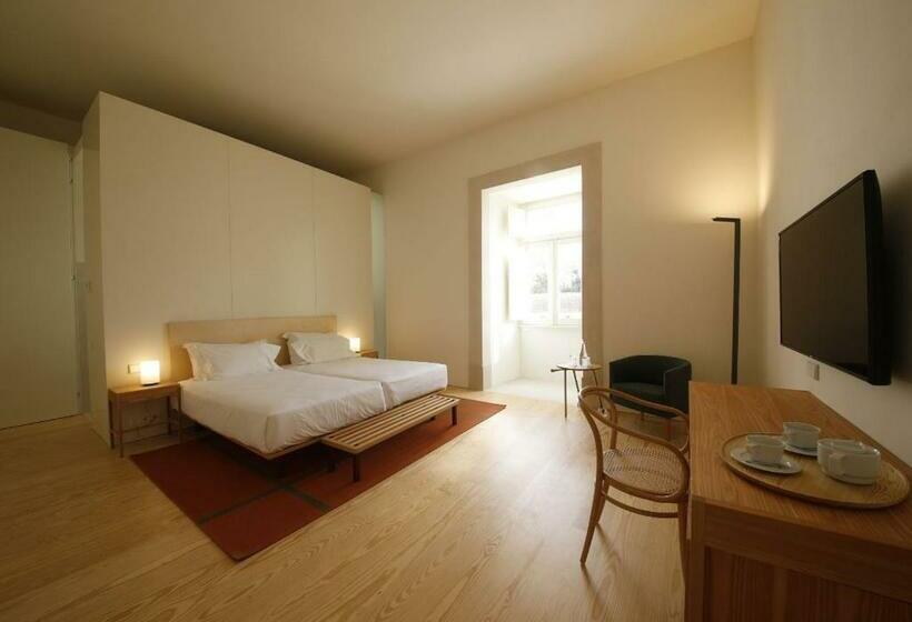 Отель Montebelo Mosteiro de Alcobaça Historic