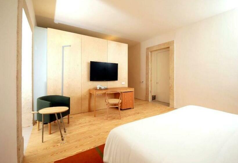 Отель Montebelo Mosteiro de Alcobaça Historic