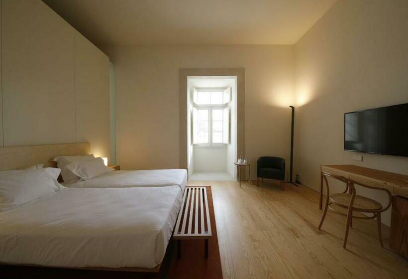 Отель Montebelo Mosteiro de Alcobaça Historic