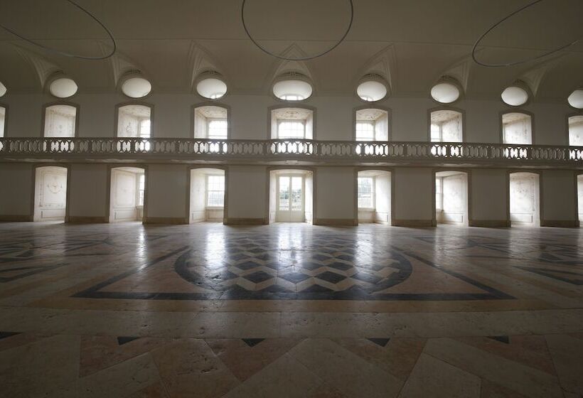 Отель Montebelo Mosteiro de Alcobaça Historic