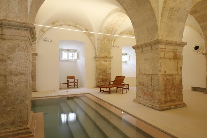 Отель Montebelo Mosteiro de Alcobaça Historic