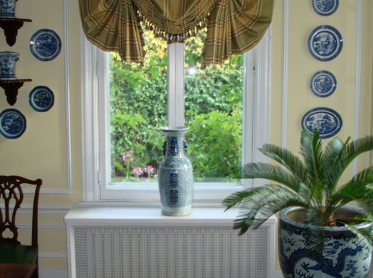 צימר Bishops Hall