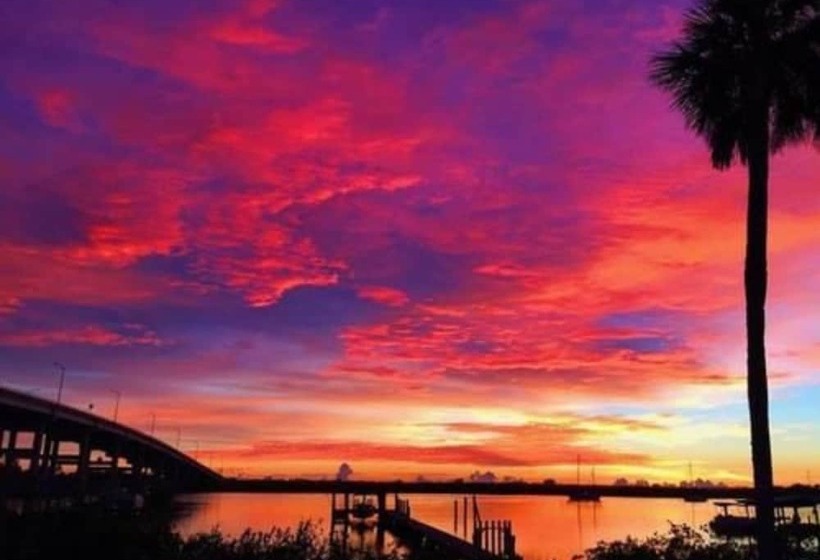 مبيت وإفطار Black Dolphin Inn