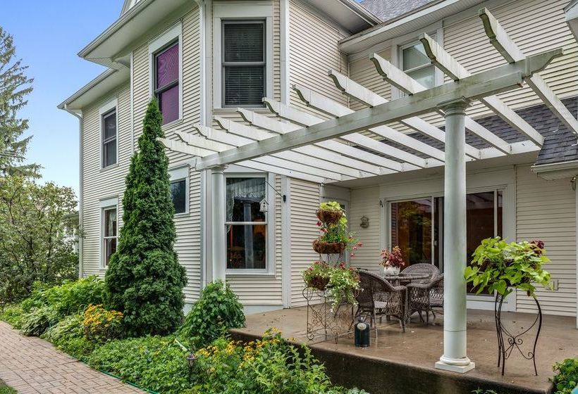 مبيت وإفطار Covington Manor