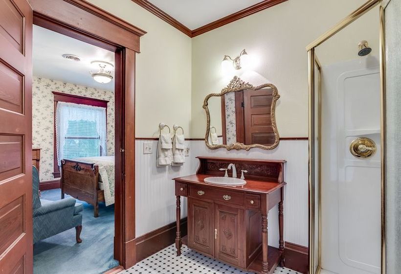 ベッドアンドブレックファースト Covington Manor