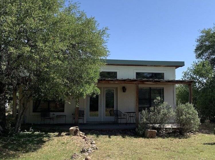 مبيت وإفطار Davis Mountains Inn