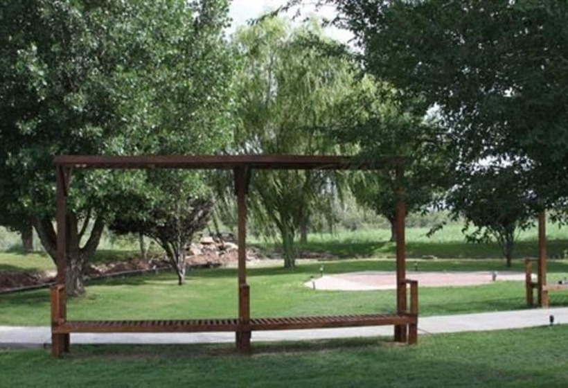 민박 Davis Mountains Inn