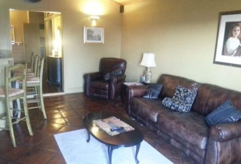 민박 Davis Mountains Inn