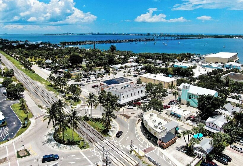 مبيت وإفطار Jensen Beach Inn