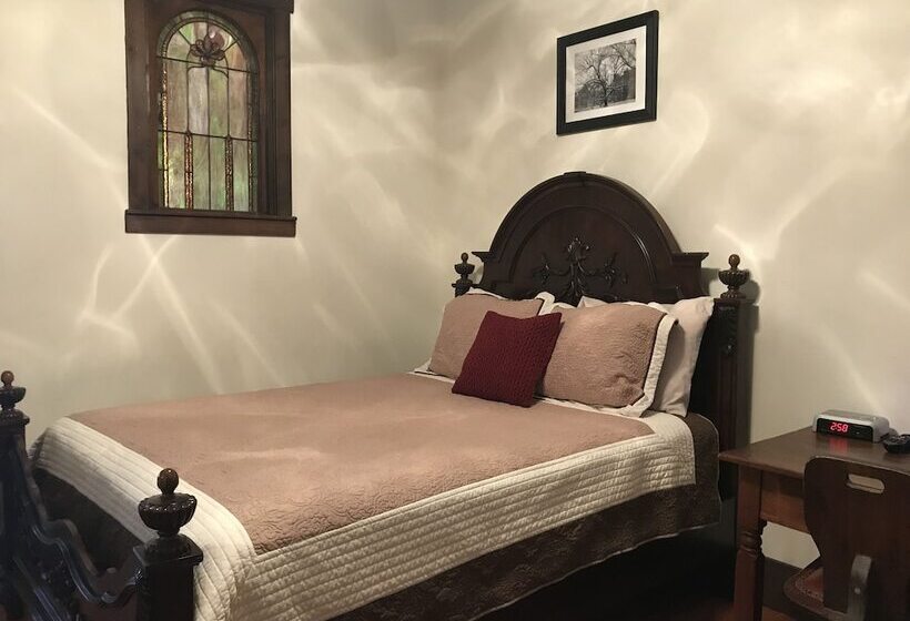 ベッドアンドブレックファースト Mcgrady Inn