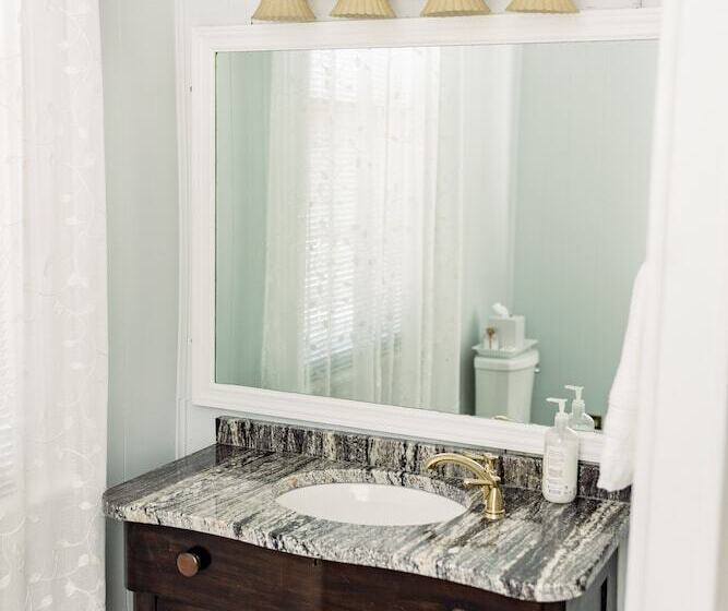 تختخواب و صبحانه Meadows Inn