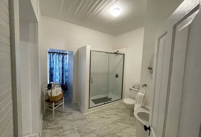 تختخواب و صبحانه Meadows Inn