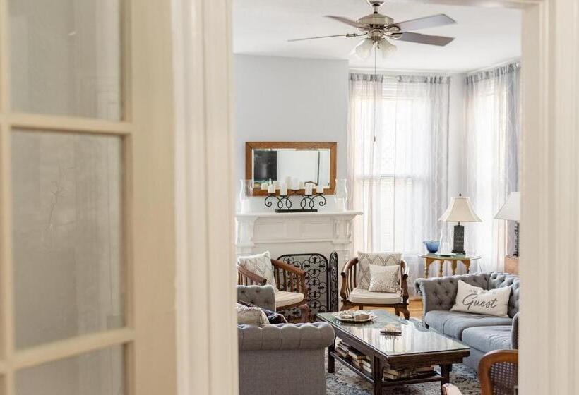 تختخواب و صبحانه Meadows Inn