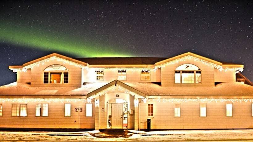 تختخواب و صبحانه Nupan Deluxe