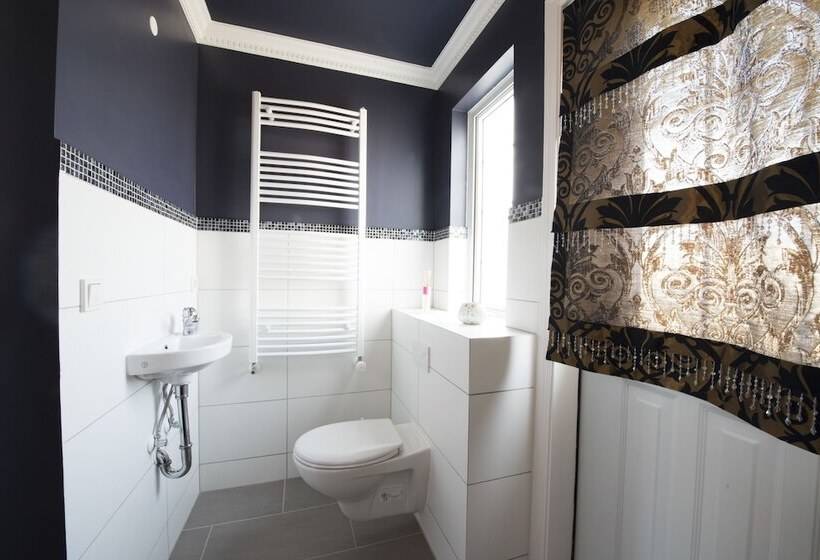 تختخواب و صبحانه Nupan Deluxe