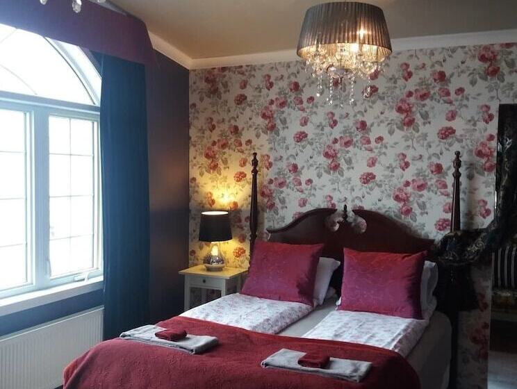 تختخواب و صبحانه Nupan Deluxe