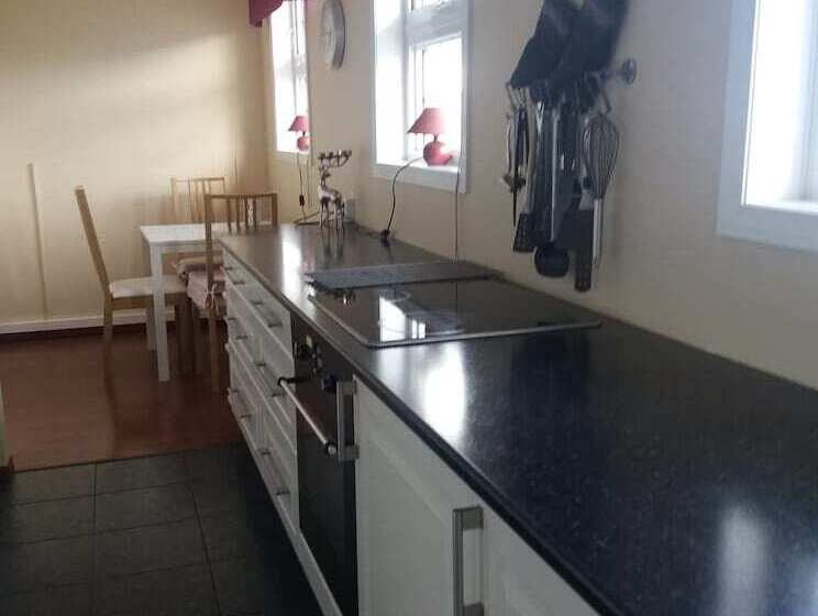 تختخواب و صبحانه Nupan Deluxe