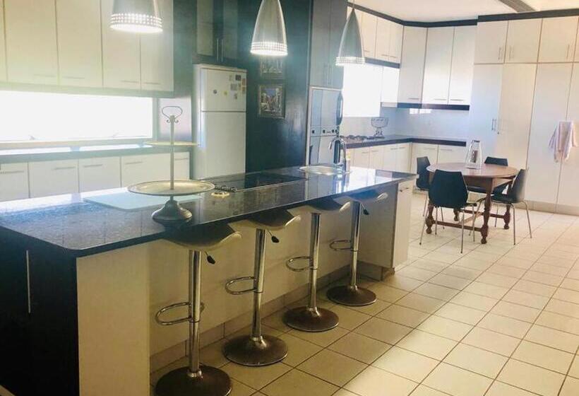 צימר Sea Whisper Guest House