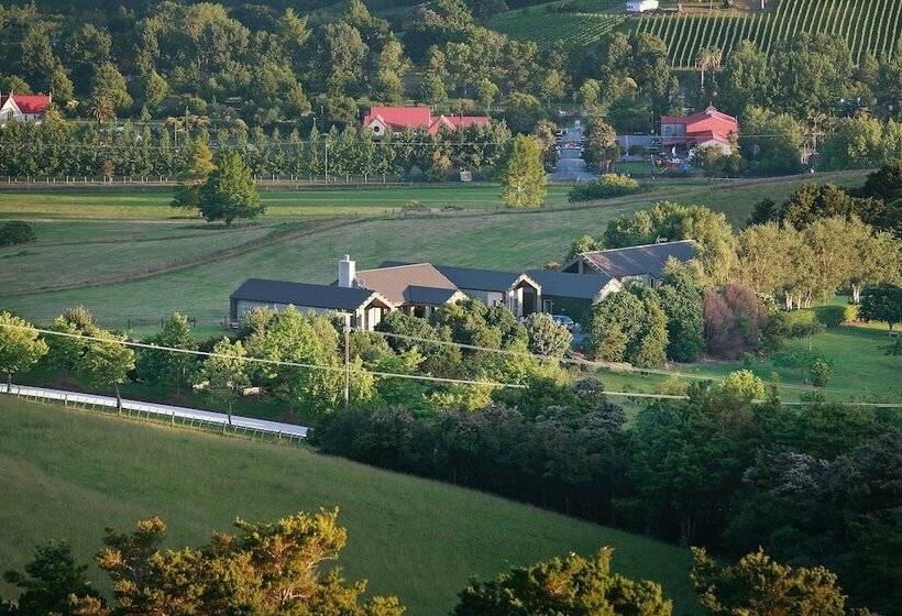 مبيت وإفطار Sugarloaf Lodge