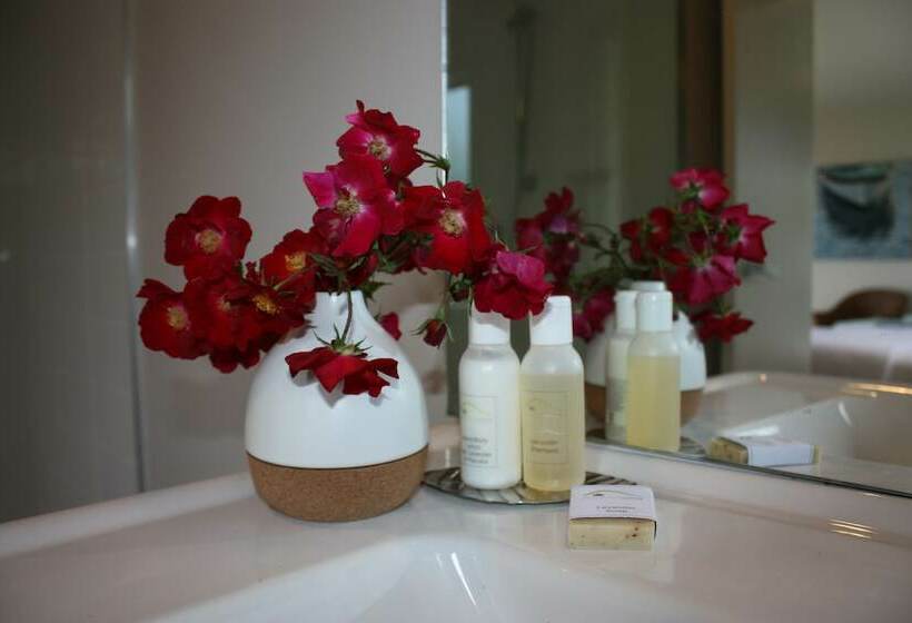 مبيت وإفطار Sugarloaf Lodge