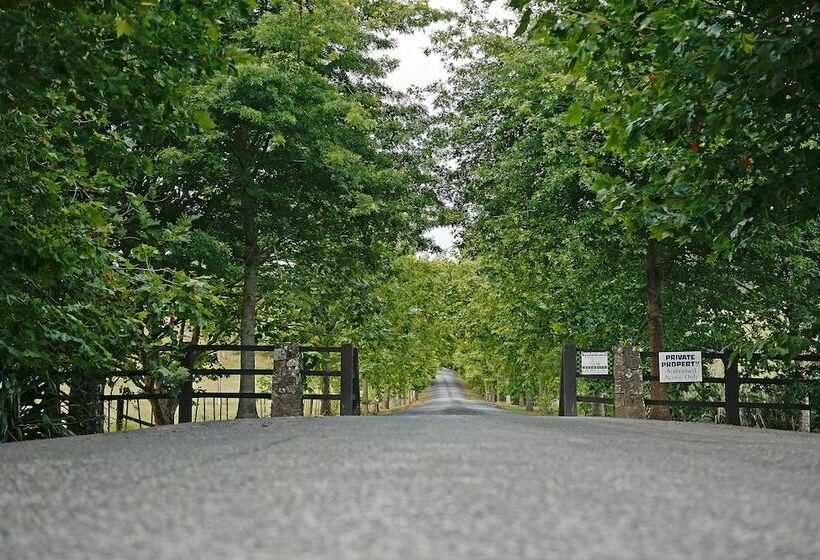 مبيت وإفطار Sugarloaf Lodge